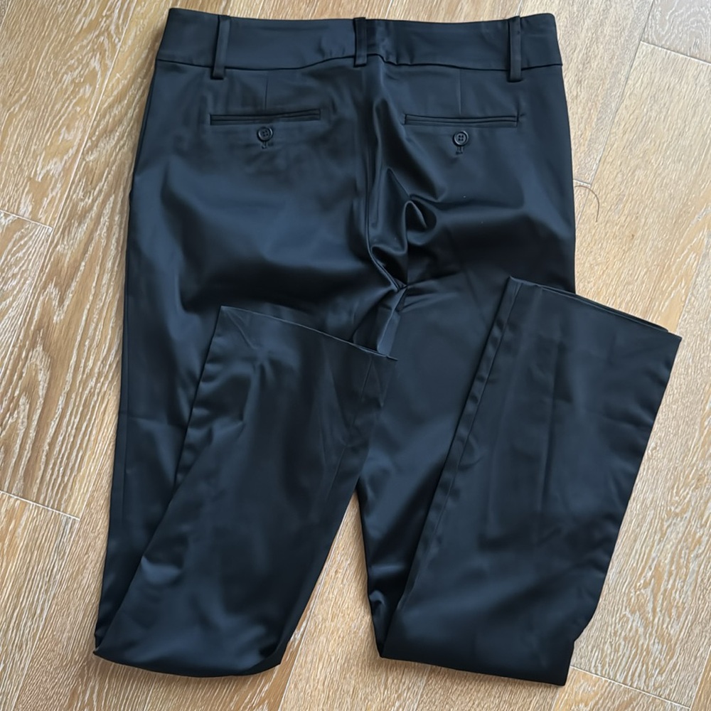 Black pants. - Picture 4 of 6